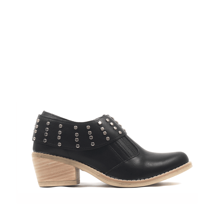 zapatos acharolados mujer